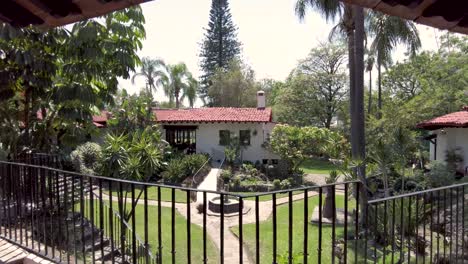 Hermosa-Casa-Con-Gran-Jardin