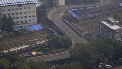 S-Brücke-Mandlik-Brücke-Nm-Joshi-Marg-Planet-Godrej-Byculla-Zoo-Mumbai-Indien-Maharashtra-Bahngleise-Mumbai-öffentlicher-Nahverkehr-Draufsicht-Brücke-Nahaufnahme