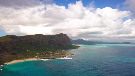impresionante toma aérea de la costa de la isla de oahu, hawai