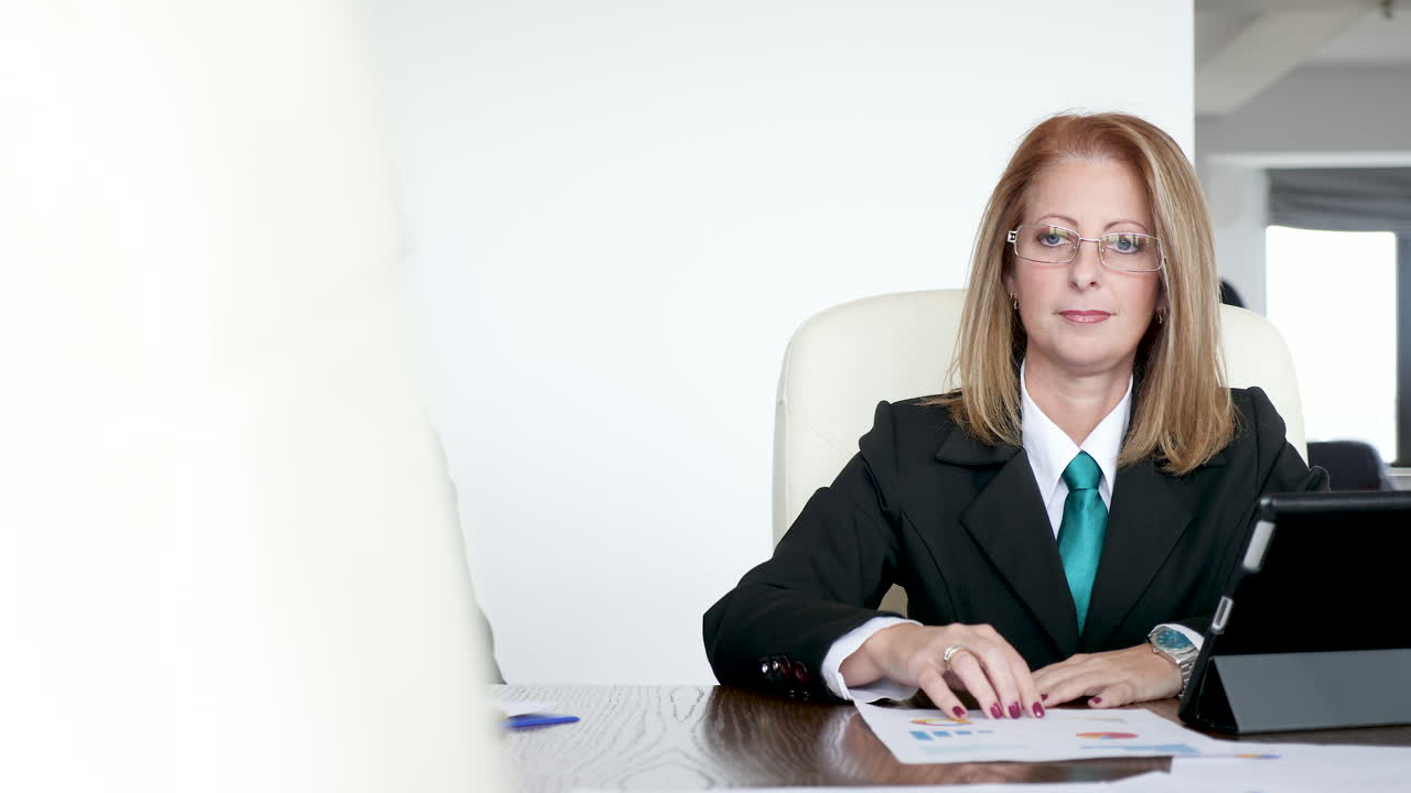 mujeres de negocios en una reunión