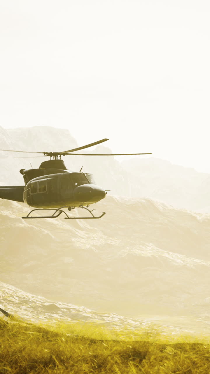 산 위 를 날아다니는 헬리터