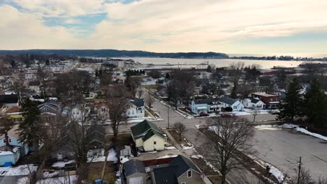 Winter-in-Michigan-as-seen-on-the-coast-of-Ludington