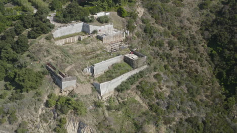 vuelo sobre la construcción de la mansión abandonada de beverly hills