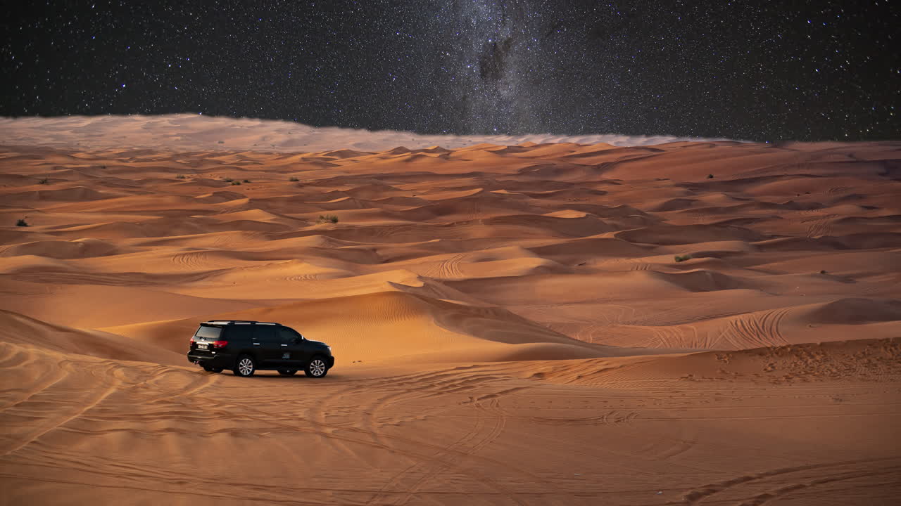 automóvil en el desierto del sahara, paisaje de oriente medio, reemplazo del cielo de estrellas nocturnas, viaje, naturaleza, dunas de arena, hito panorámico