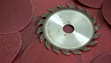 discos abrasivos de papel de lija fondo giratorio y sierra circular