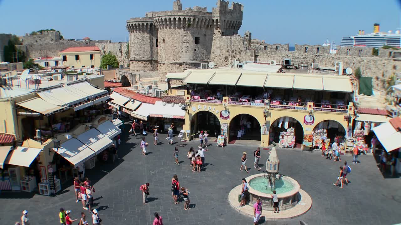 로도스 그리스 1의 유럽 마을 광장 개요