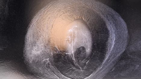 los colores apagados se condensan en arte suave: un videoclip abstracto totalmente natural
