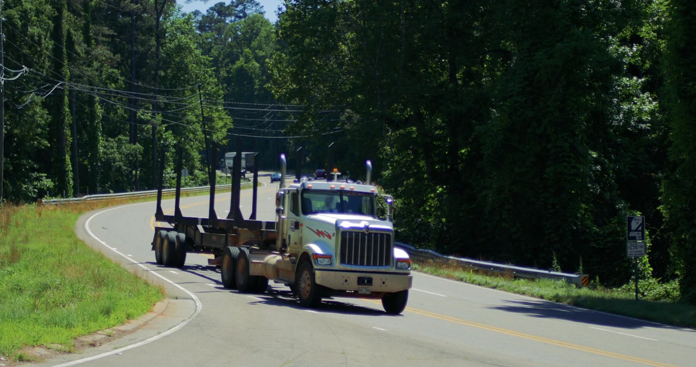 Highway traffic in Meridian, Mississippi.