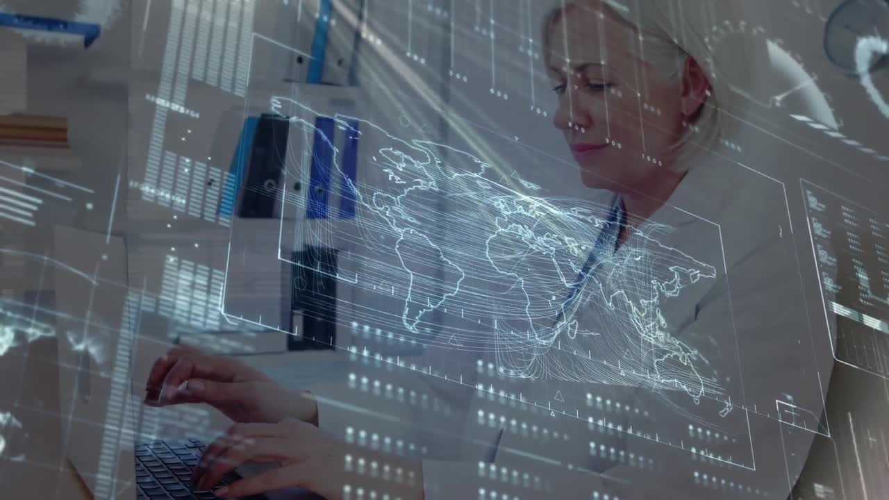 animación de procesamiento de datos y mapa del mundo sobre una doctora caucásica usando computadora