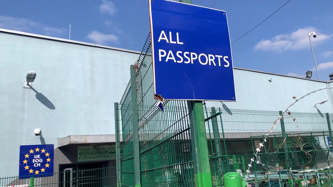 Border immigration at the Korczowa-Krakovets ceckpoint between Ukraine and Poland for refugees
