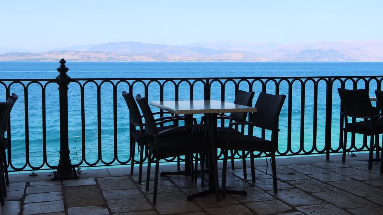 The crystalline blue sea of turquoise blue are moments that the summer gives to life, young people and families, here the freedom tuorist restaurant