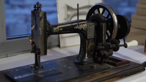 máquinas de coser de época y accesorios
