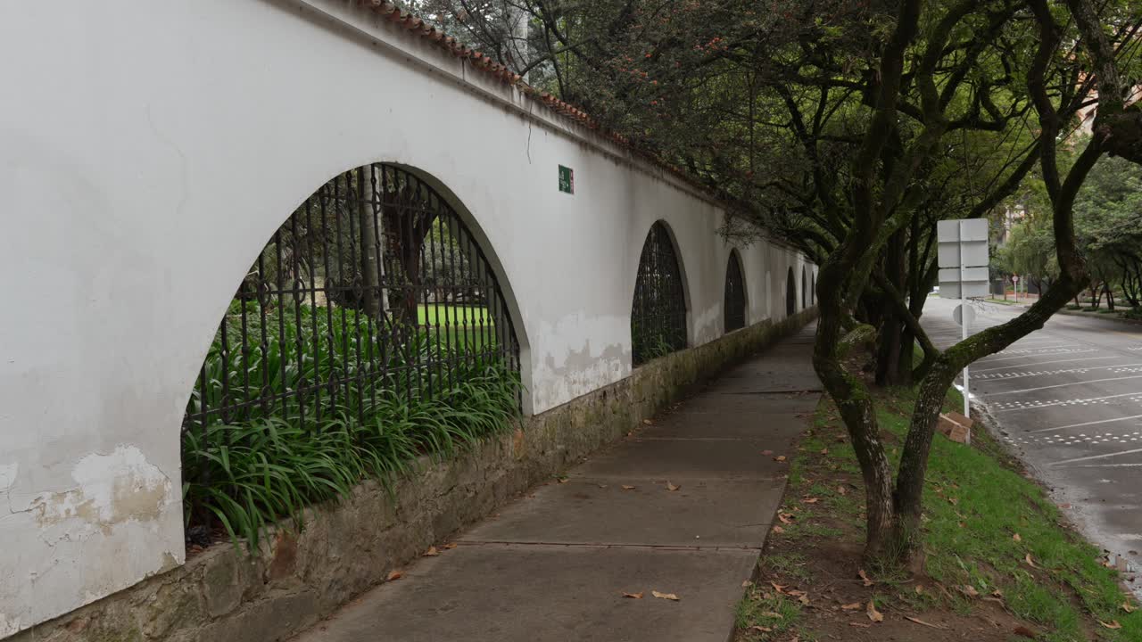 Dinding luar Museum Hacienda El Chicó di Bogota, Kolombia