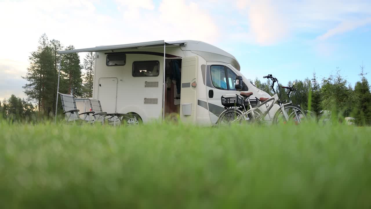 viajes de vacaciones en familia con caravana, viajes de vacaciones en autocaravana, vacaciones en caravana.