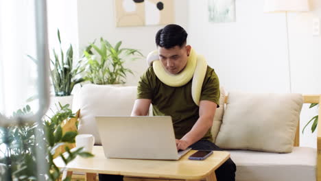 Man-with-snake-at-home