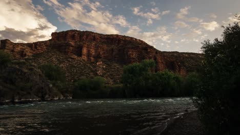 Lapso-De-Tiempo-Del-Cañón-Atuel,-Argentina-Durante-La-Puesta-De-Sol