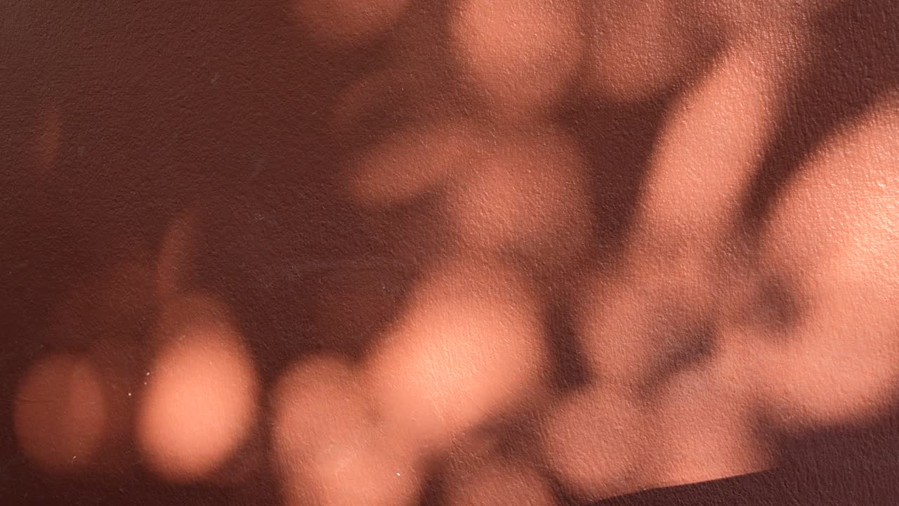 콘크리트 벽 배경에 빛 보케