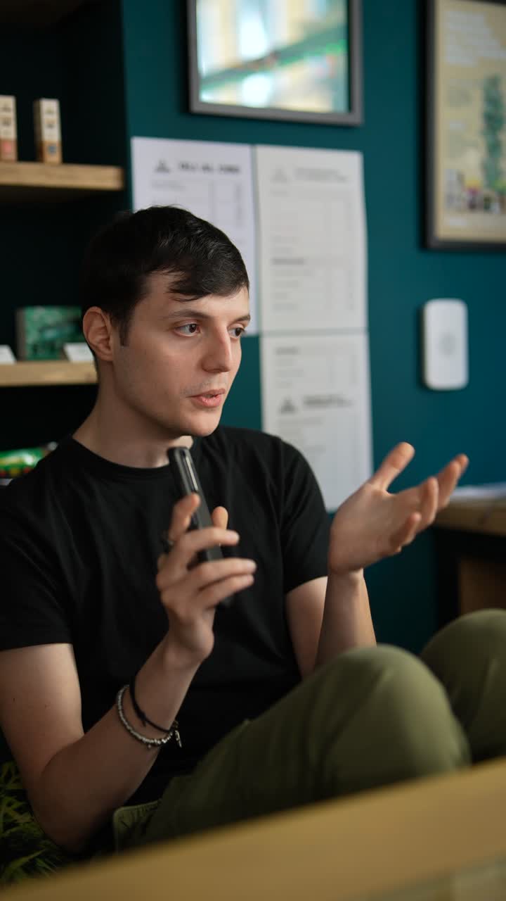 persona en una llamada de video