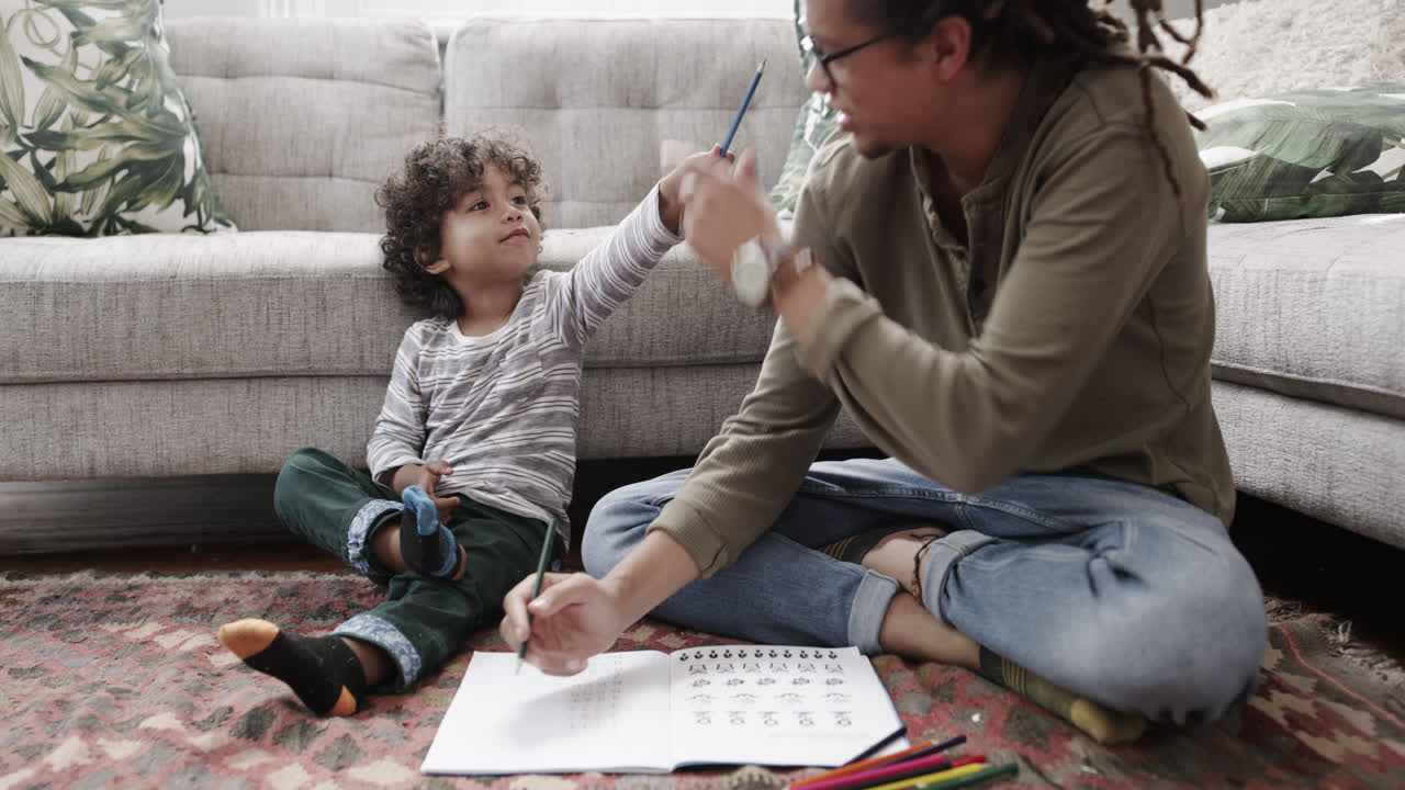 usa este lápiz de colores, papá.