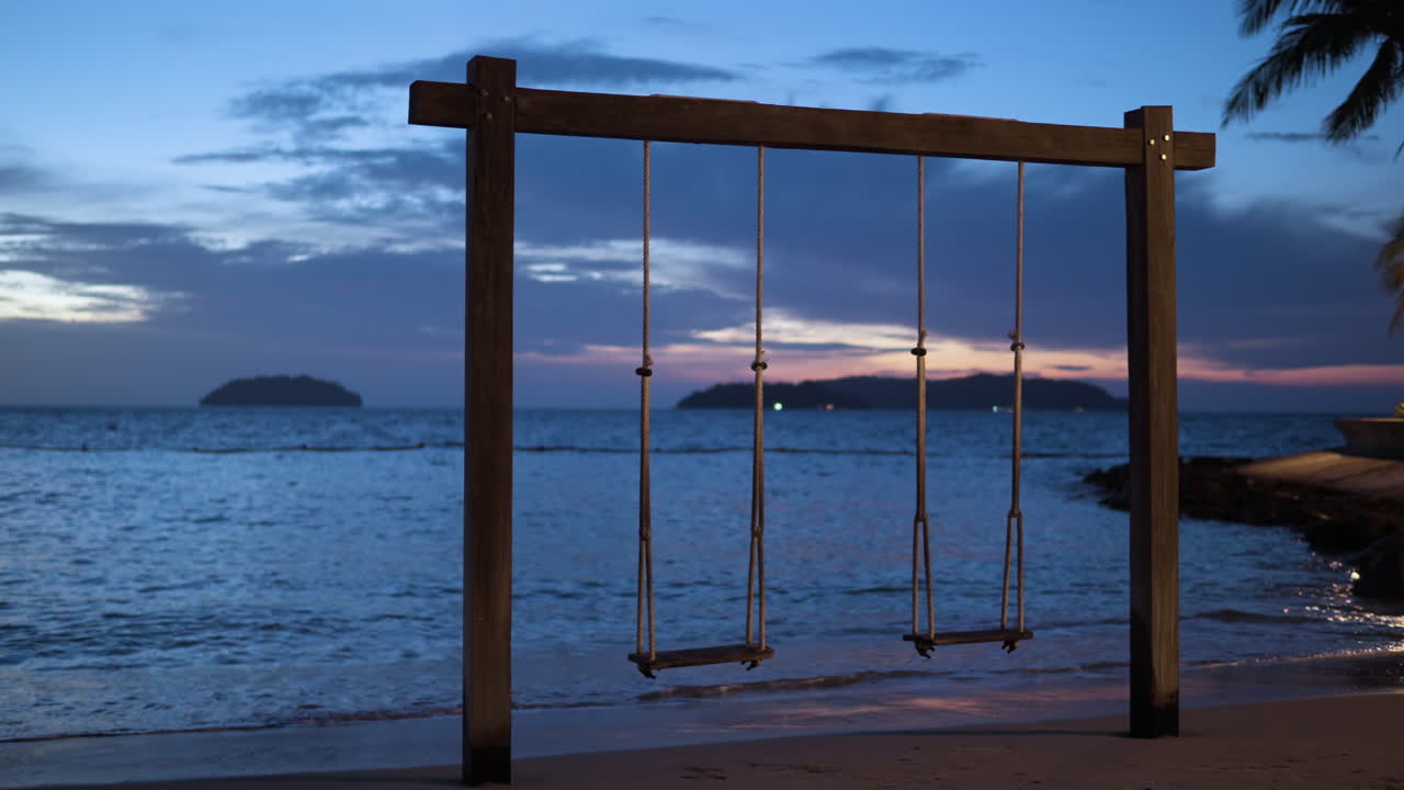 해변 풍경 자연 풍경에 빈 스윙