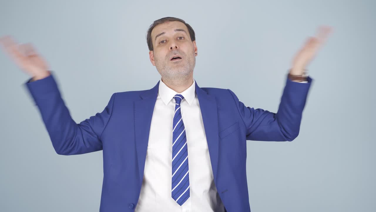 공기 온도에 압도된 사업가.