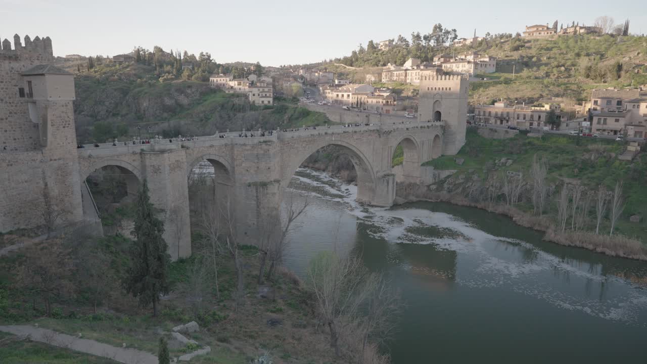 Puente sobre el río