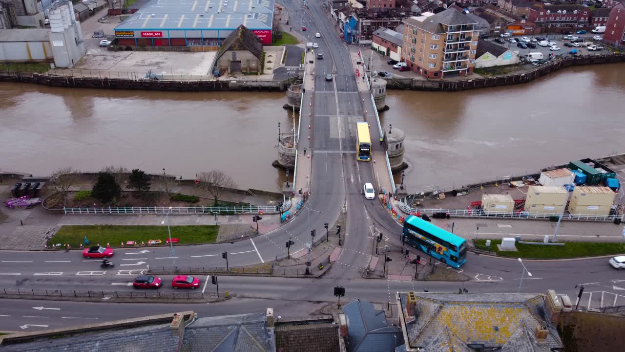 그레이트야머스, 노퍽, 영국에 있는 헤이븐 다리와 홀 부두