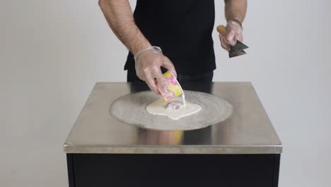 making shaved ice