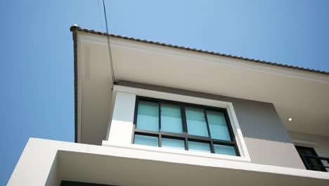 diseño exterior de casa contemporánea moderna blanca