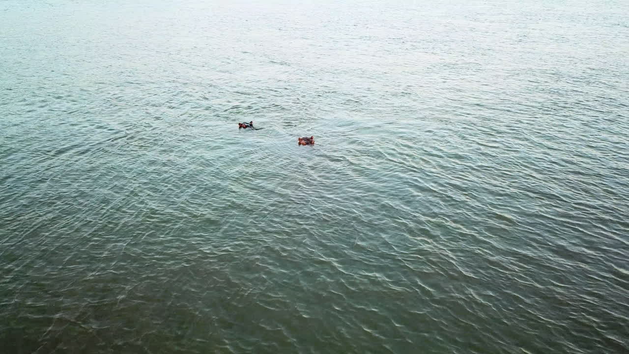 enfriamiento en el agua