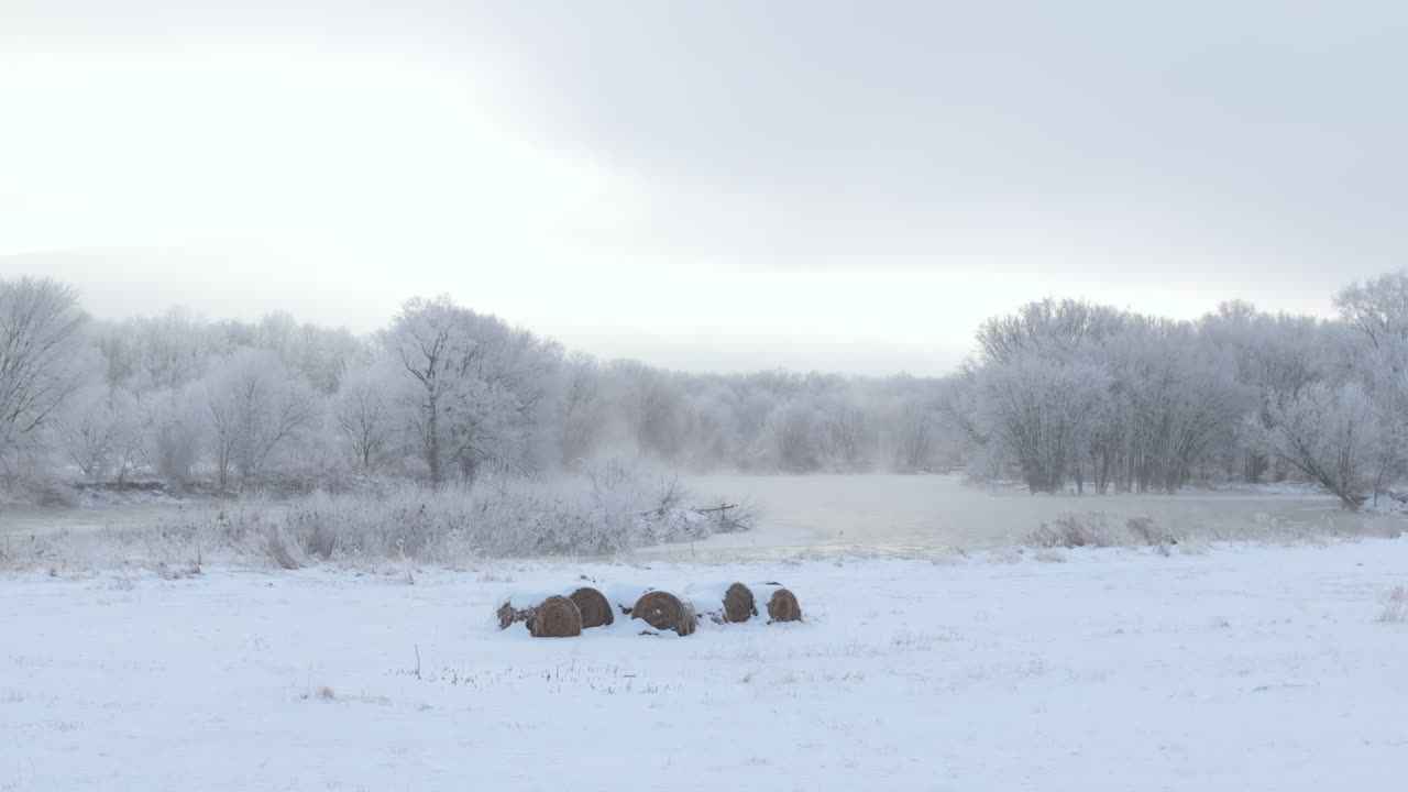 겨울 동안 북부 뉴욕 농장의 공중 사진
