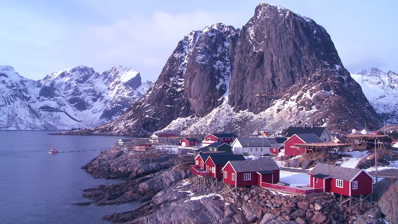 hermosa vista de un pueblo de pescadores rojo en las islas árticas lofoten noruega 1
