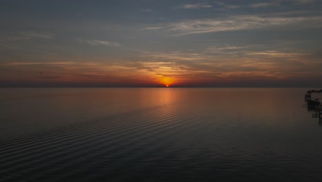 Puesta-De-Sol-Sobre-La-Bahía-Móvil-En-Alabama