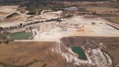 Mina-De-Piedra-A-Cielo-Abierto-Tiro-Ancho-Tierra-Blanca-Y-Represas-Victoria,-Australia