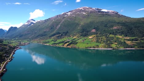 imágenes aéreas de la hermosa naturaleza de noruega.