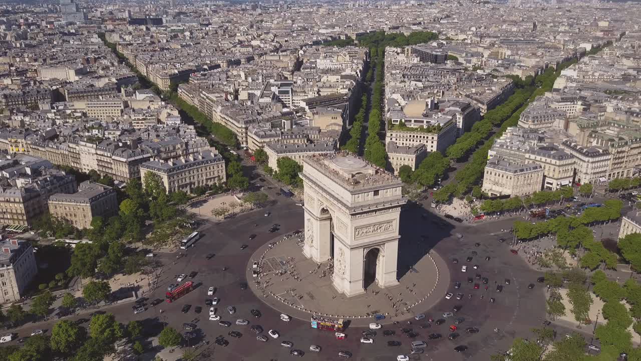 francia día de verano paisaje de la ciudad de parís famoso arco del triunfo círculo de tráfico panorama aéreo 4k lapso de tiempo