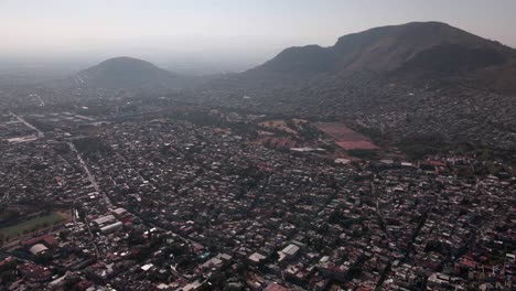 la contaminación en los suburbios de la ciudad de méxico tiene niveles muy peligrosos