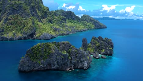 toma aérea de la hermosa isla en el nido, palawan, filipinas