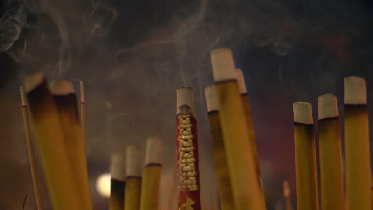 중국 사원에서 타는 향