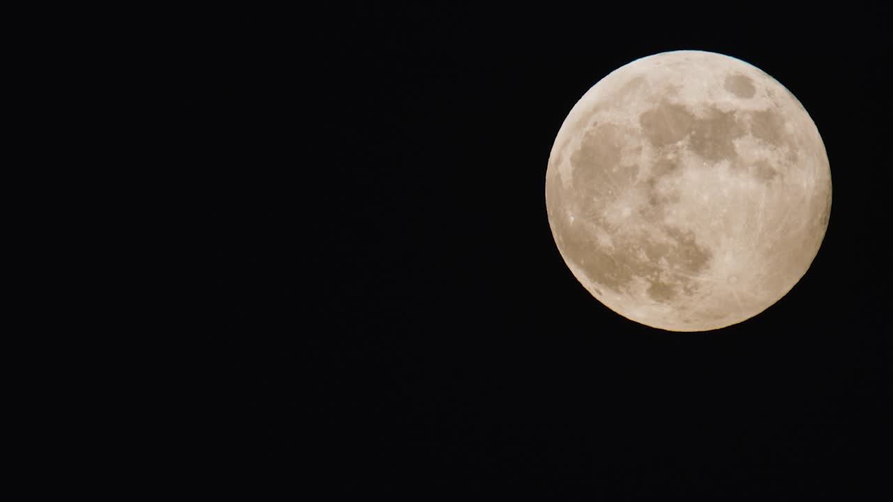 밤에 보름달 타임스 영상