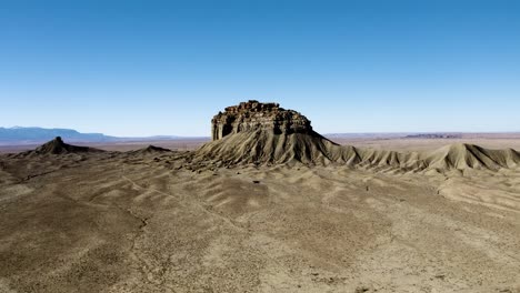 New-Mexico-Desert-Isolated-Mountain-Panning-Drone-Shot-4K-60-FPS