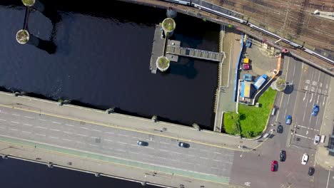 Vista-De-Arriba-Hacia-Abajo-Sobre-Los-Puentes-Del-Río-Clyde