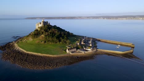 hermoso y famoso monte st michaels en cornwall