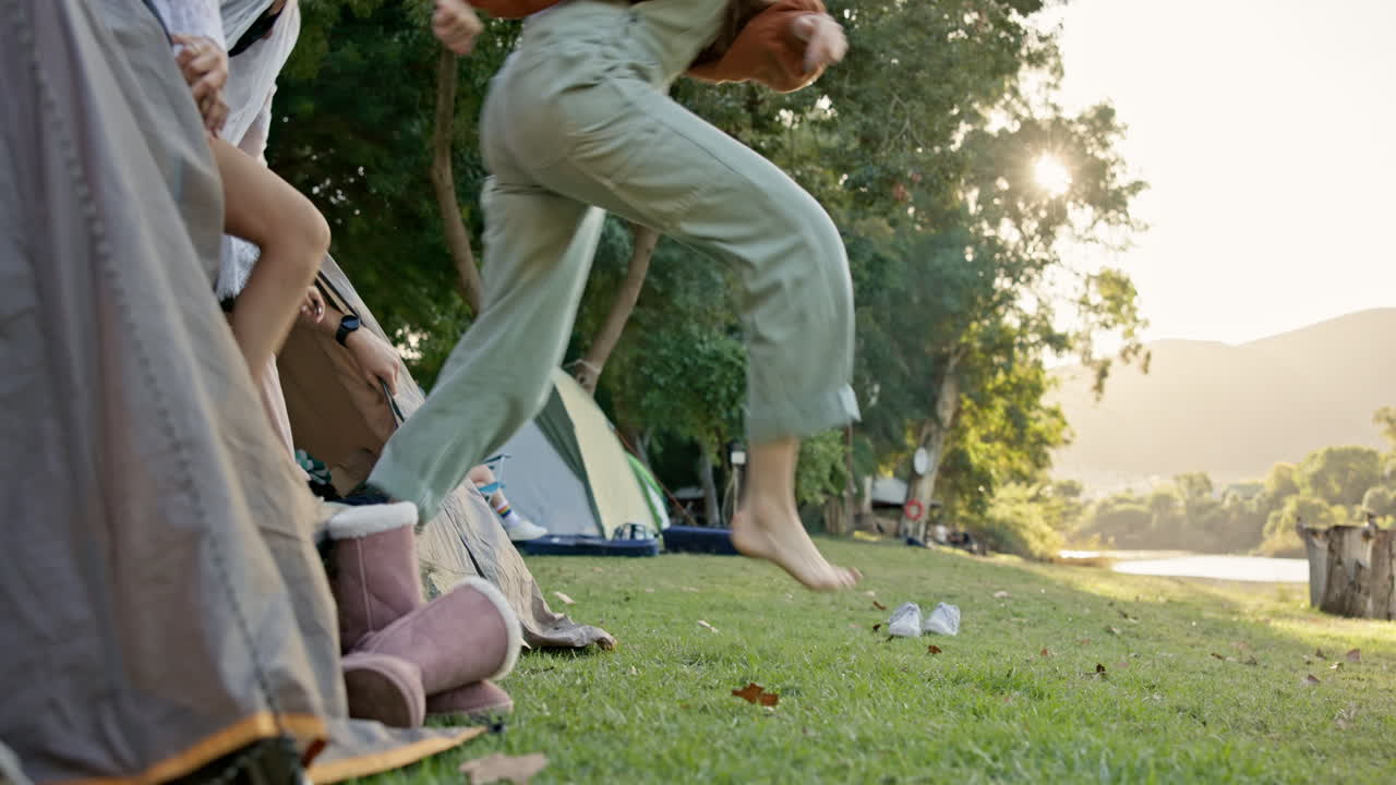 캠핑, 흥분, 친구들과 달리기