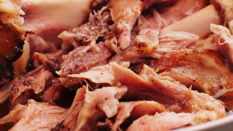 carne de cerdo o de pollo triturada