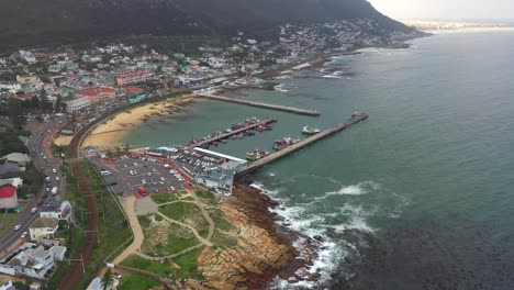 Vista-Aérea-De-Kalk-Bay,-Sudáfrica