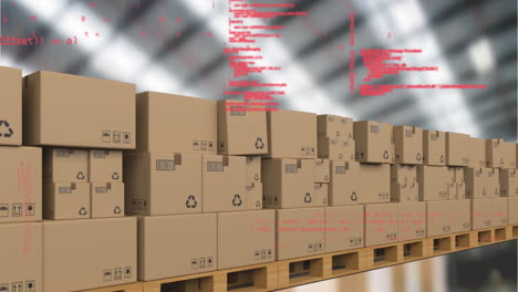 procesamiento de datos sobre cajas de entrega en cinta transportadora en contra de la fábrica