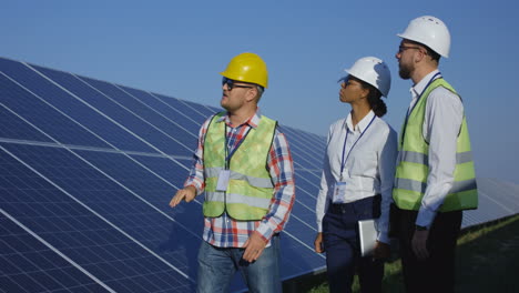 equipo de inspección de paneles solares