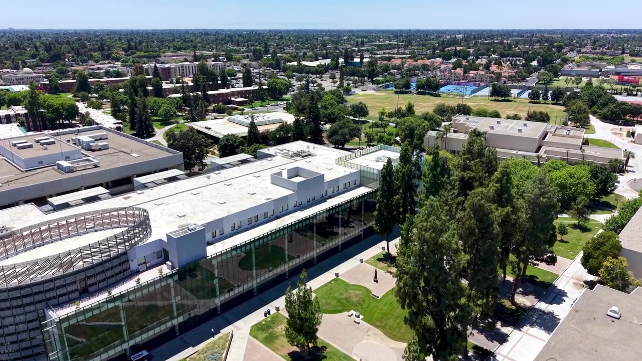 Vista aerea della Fresno State University a Fresno, California.