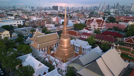 impresionante vista aérea vuelo levantar drone bangkok casco antiguo templo tailandia, diciembre hora dorada 2022